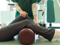 10 tipuri de exerciții pe care le puteți face atunci când aveți dureri de genunchi - GymBeam Blog